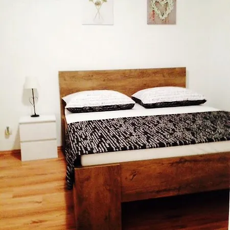 Bellus Apartment-Completely Renovated Split Exterior photo